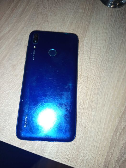 Счупен телефон Huawei Y7 2019 -работи/до утре на тази цена
