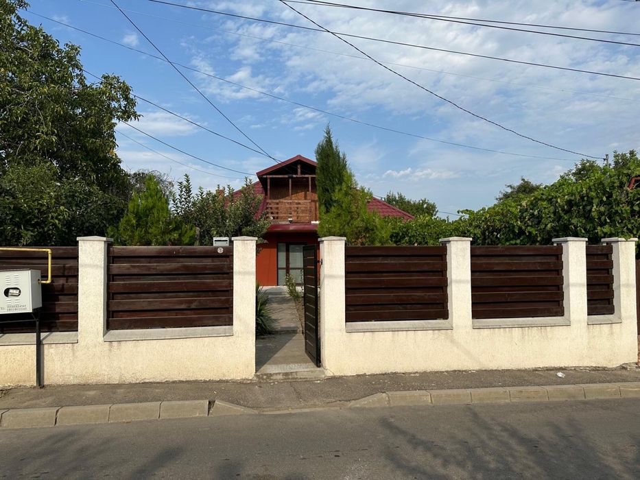 Casă de vânzare în Huși - Str. Nicolae Bălcescu.