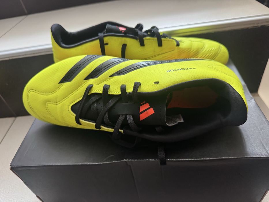 Adidasi Predator 44