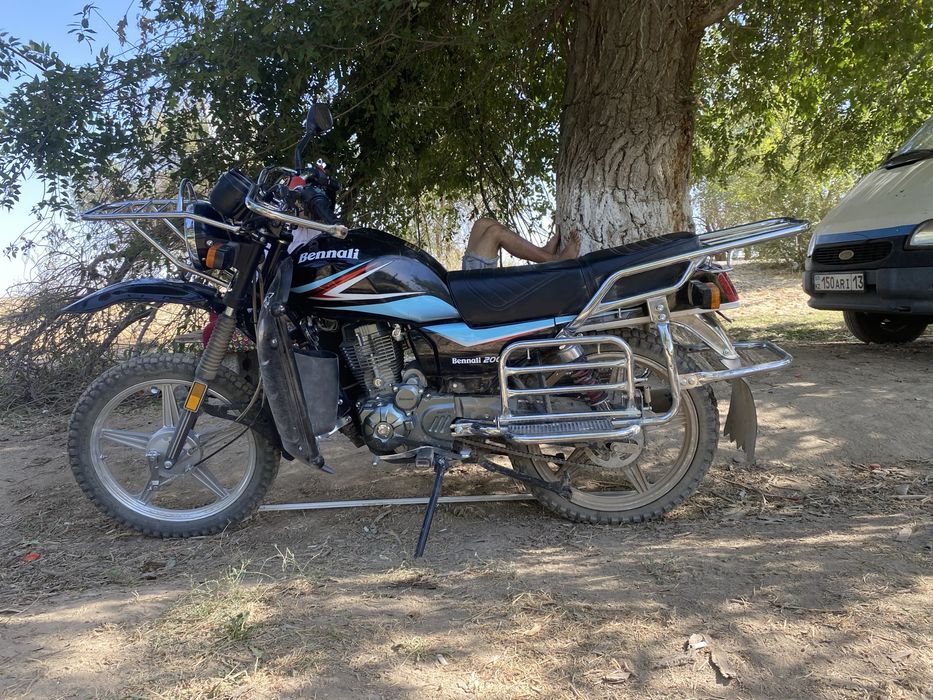 Мото Bennali 200куб