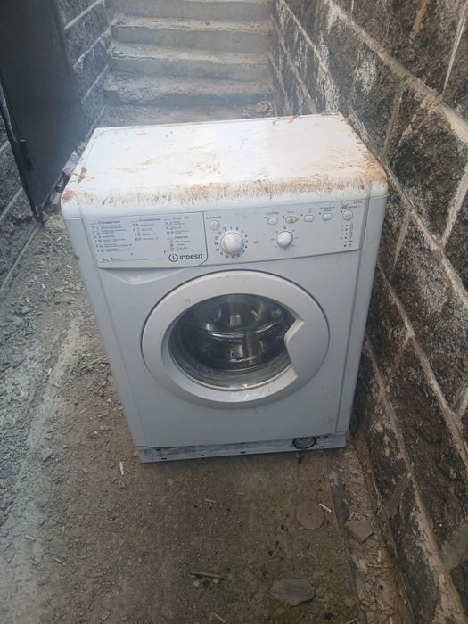 Стиралка Indesit