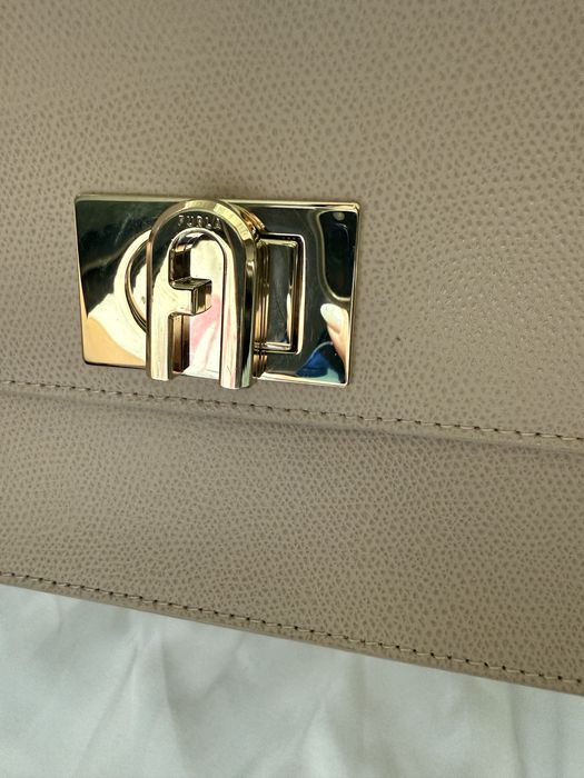 Geanta de umar Furla