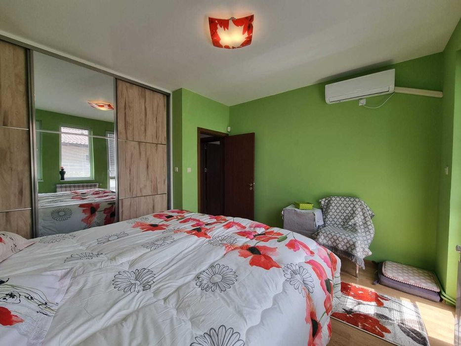 Прекрасна двуетажна къща в с. Кошарица, обл. Бургас