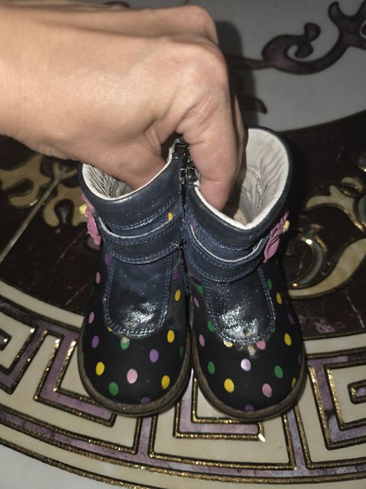 Демисезонные сапожки для девочки