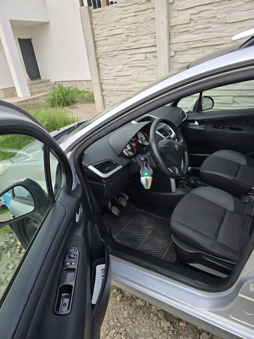 Peugeot 207sw  1.4 benzină