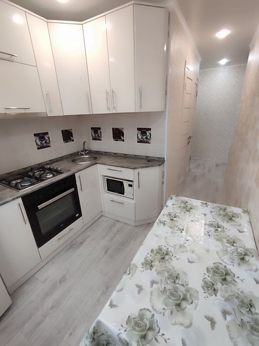 Продается 2-комн с хорошим ремонтом