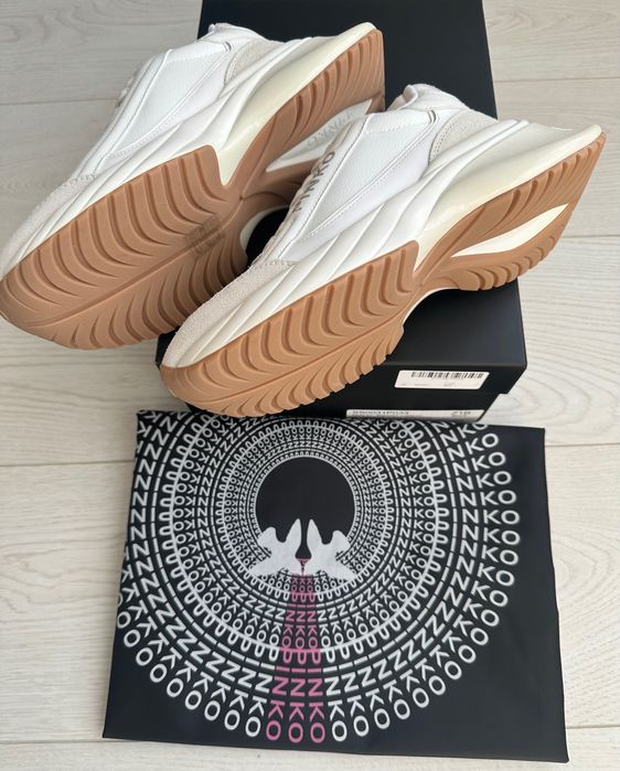 Маратонки  Pinko 36 номер