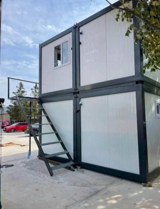 Vand container cu usa metalica