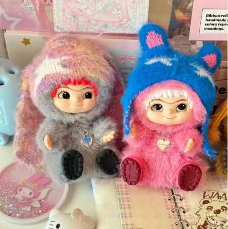 Плюшена кукла играчка Wakuku – пухкава изненада с шапка