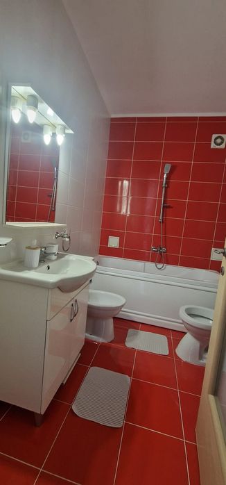 Inchiriez apartament cu 3 camere