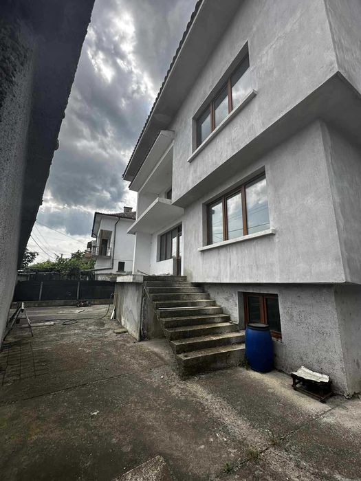 Продава се Къща в Крън - 520 кв.м за 520 €/кв.м - Снимка #1