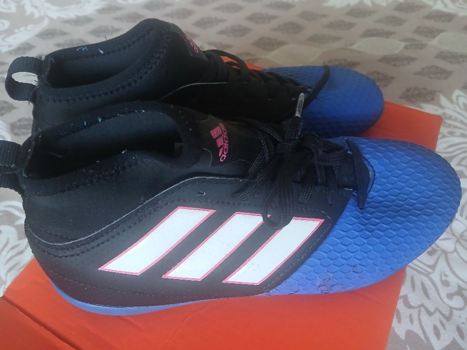 Футболни обувки номер 36 2/3