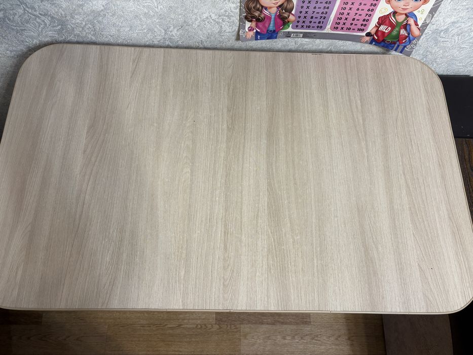 Стол, стол для кухни,стол для уроков