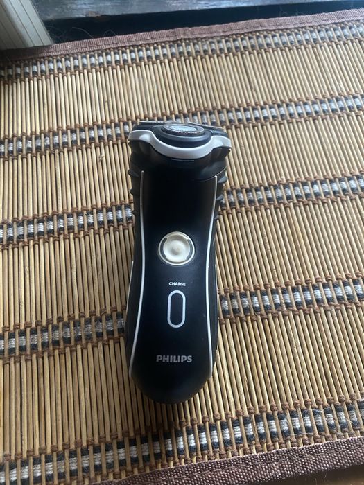Электробритву Philips HQ8150 и HQ7310 в отличном состоянии!