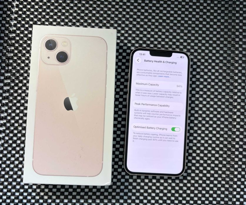 Iphone 13, розов, перфектен