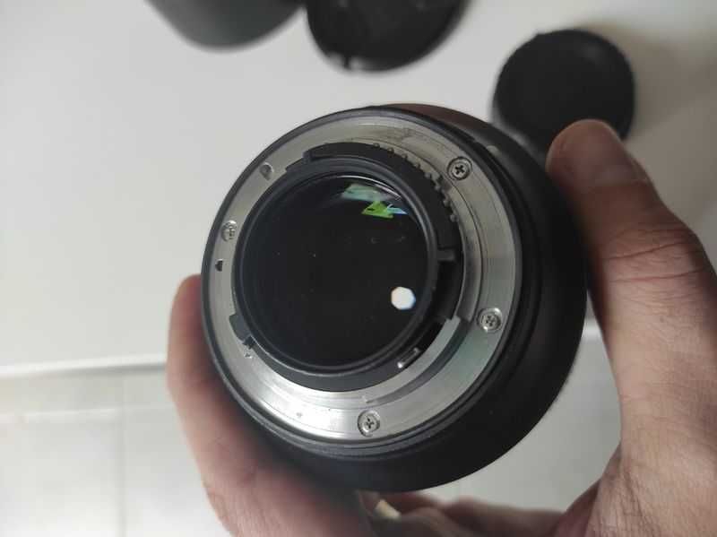 Обектив Nikon 85 mm 1.8