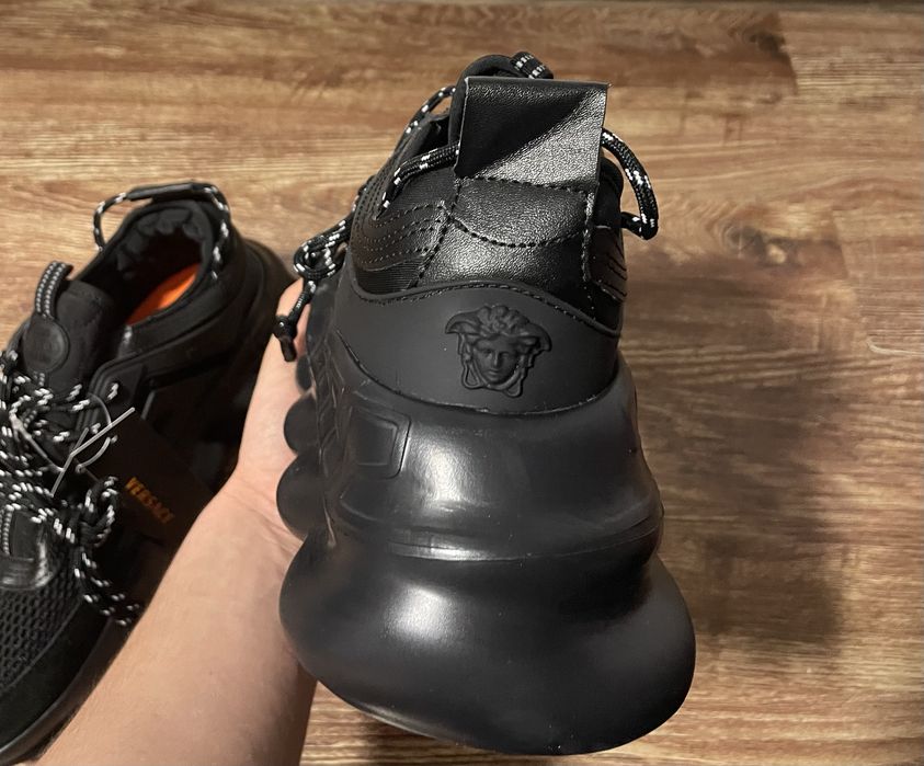 versace chain reaction