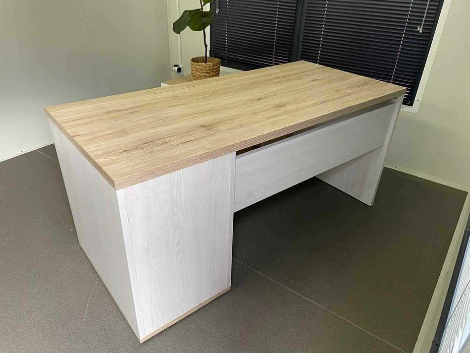 Бюро и шкафче комплект 590 лв