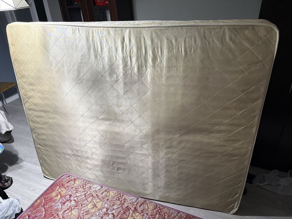 Матрас для двуспальной кровати