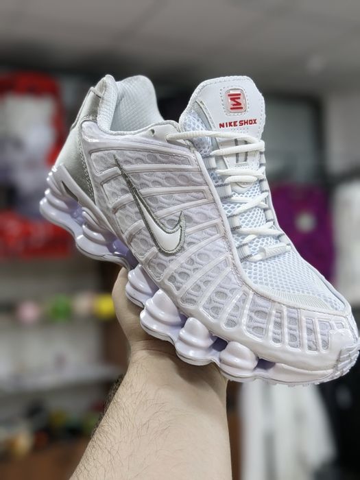 Кроссовки Nike Shox