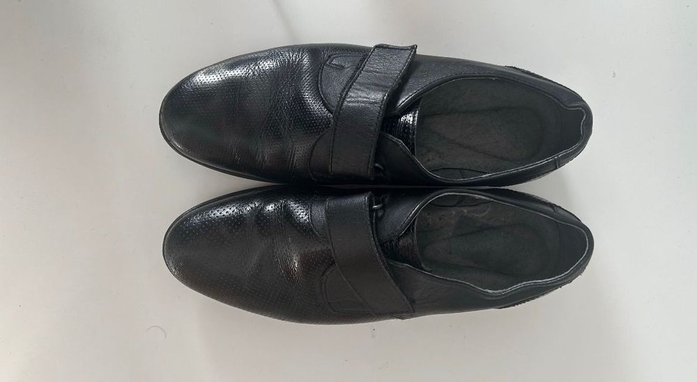 Продам кожанные туфли Шаговита на мальчика 33 р .4000 теңге.