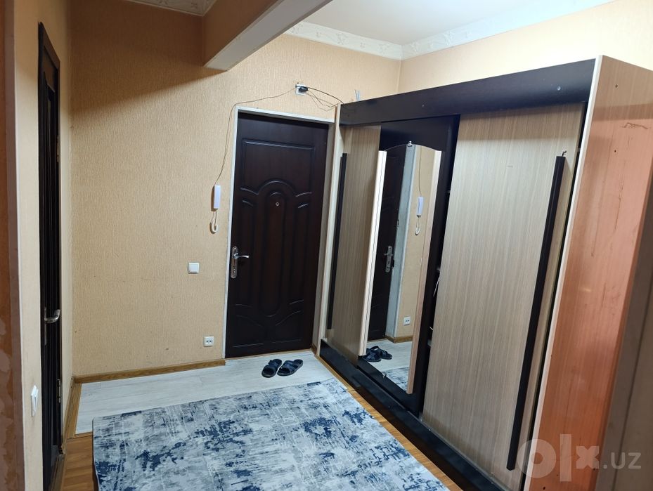 Продается квартира 3 комнатная в сергелях 85 М2