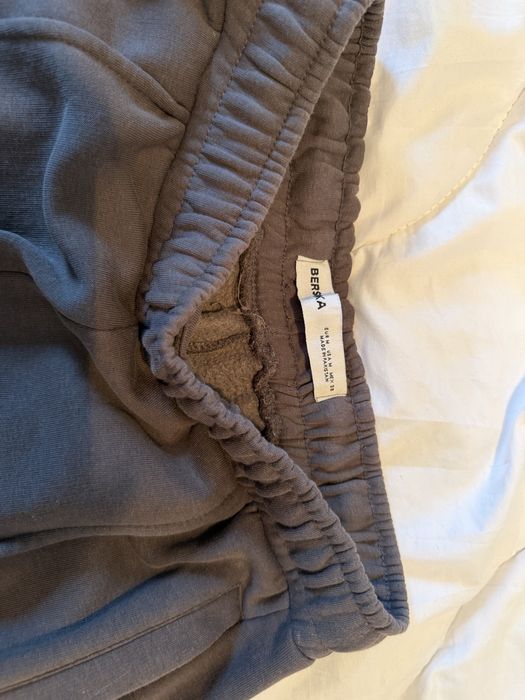 Различни видове долнища nike,bershka