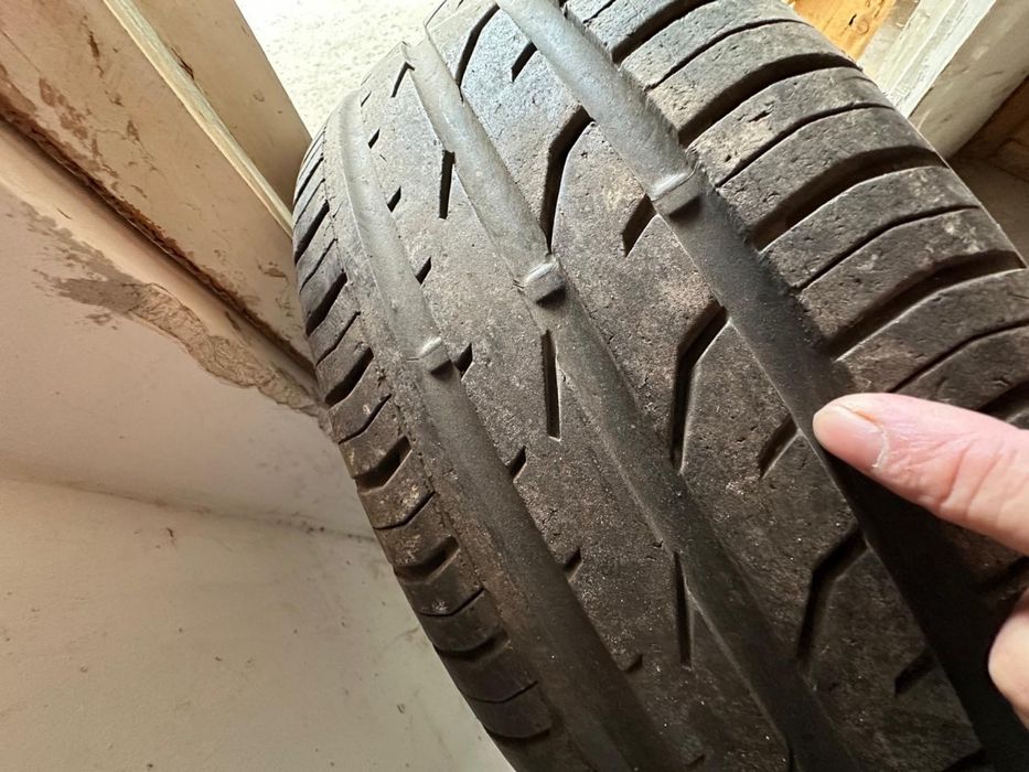 YOKOHAMA   215/50  R 17.