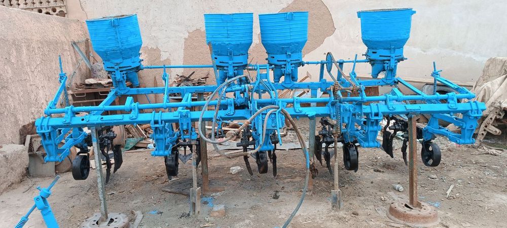 Култуватор  сотилади