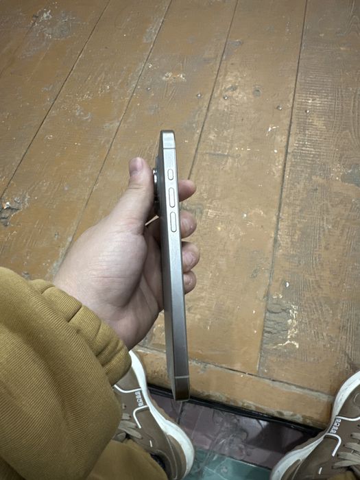 Iphone 15 pro max Esim