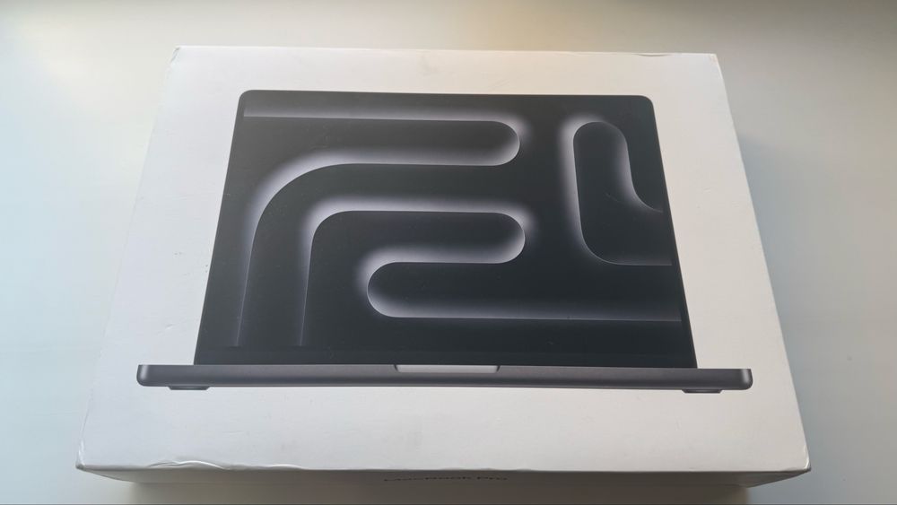 MacBook pro 14” M5/16GB RAM/1TB SSD