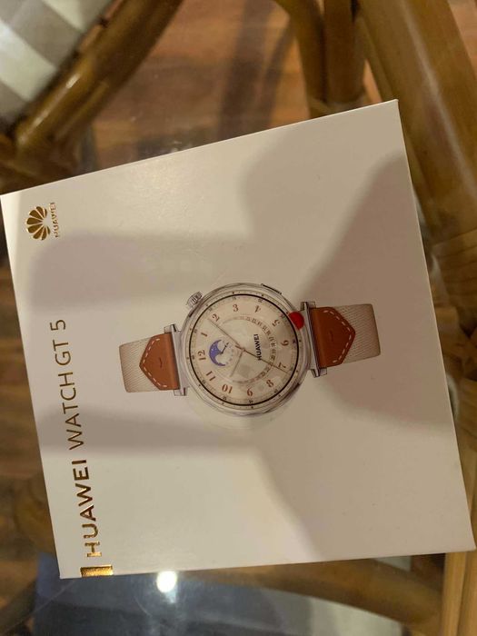 Чисто нов смарт часовник HUAWEI watch GT5