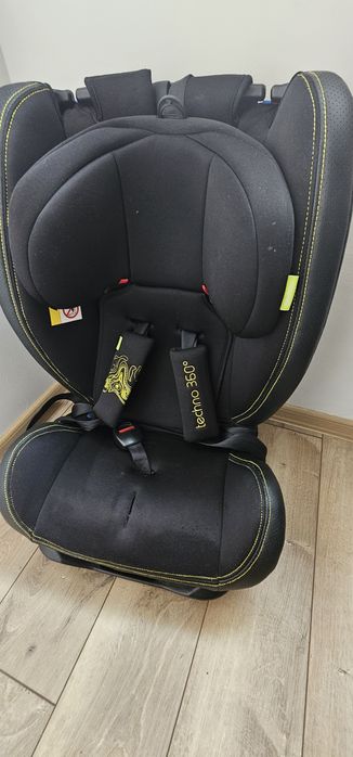 Детско столче за кола Chipolino Techno 360