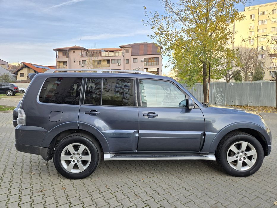 Mitsubishi Pajero 7 Locuri Automat Extra Full Stare Perfecta Unic Prop