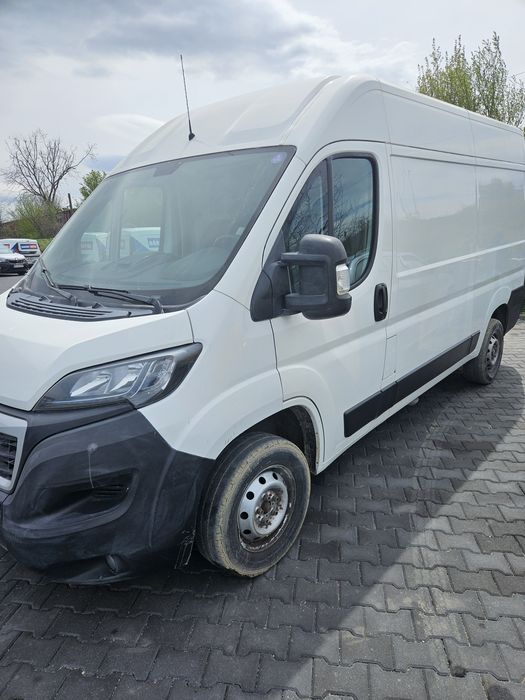 Peugeot Boxer L2H2

Motorizare 1997 cmc 130HP

Combustibil Diesel

Km