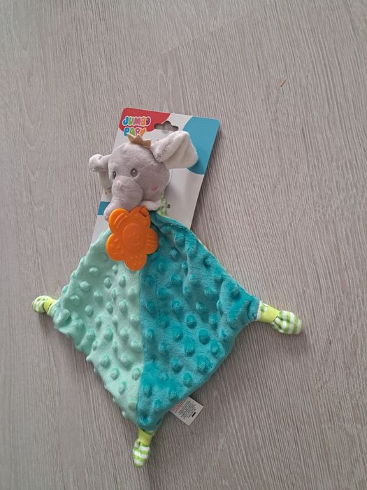 Jucarie mini paturica pentru bebelusi cu elefant cu culori vesele