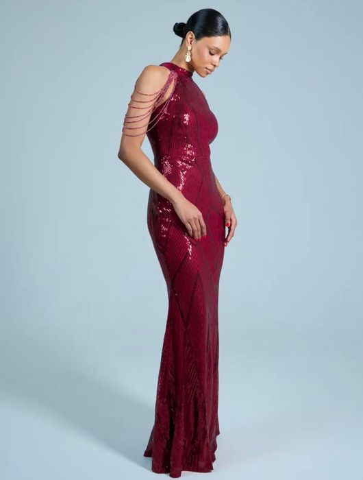 Продам платья нарядные за 25000 тенге.