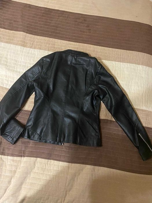 НОВО Черно кожено яке