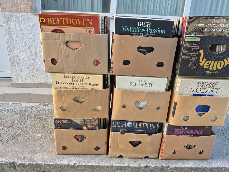 Vând Lot Discuri Vinil colectie 200 in stare buna cu muzica clasică