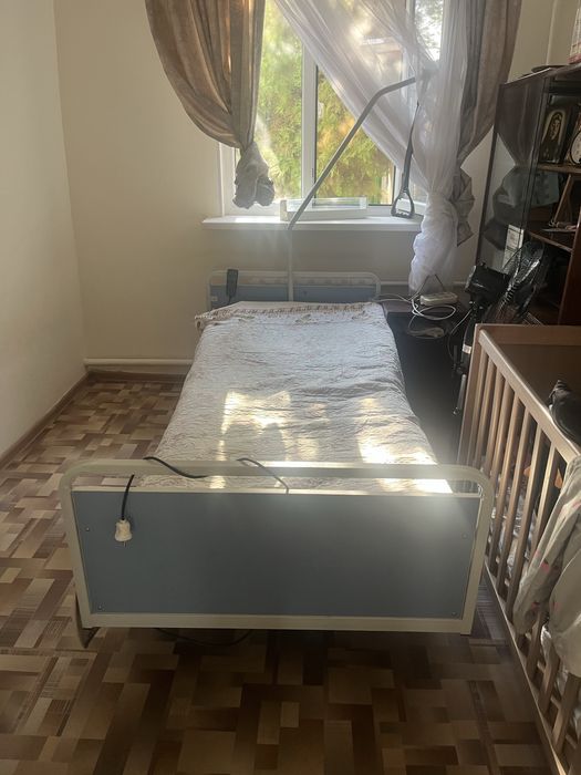 Продам мединцинский кроват