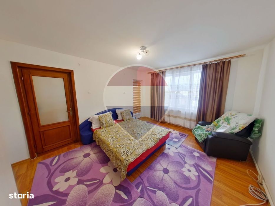 Casă / Vilă cu 8 camere de închiriat