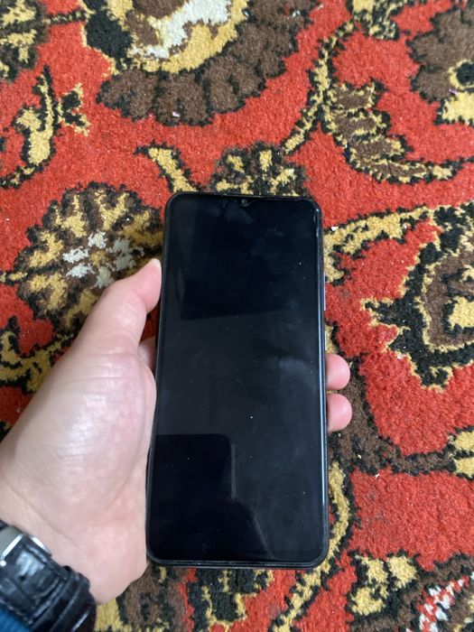 Realme C20 srochna sotiladi