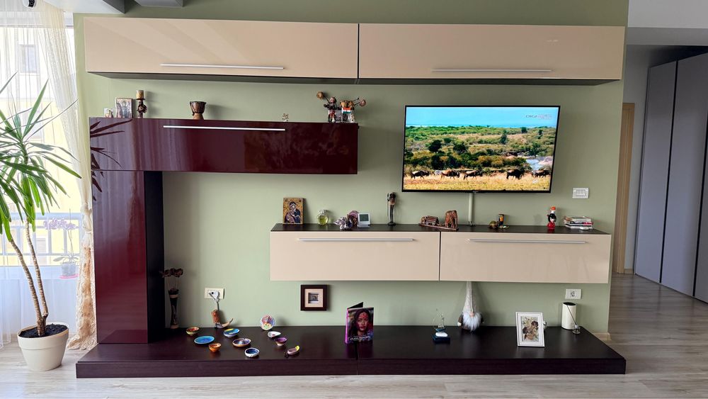 Vand mobila living