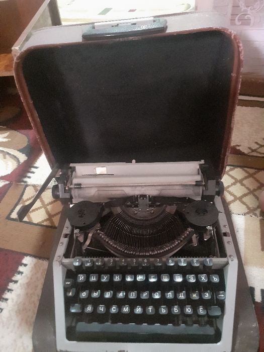 Bosma yozish asbobi. Sotiladi. Yaxshi narsaga almashaman