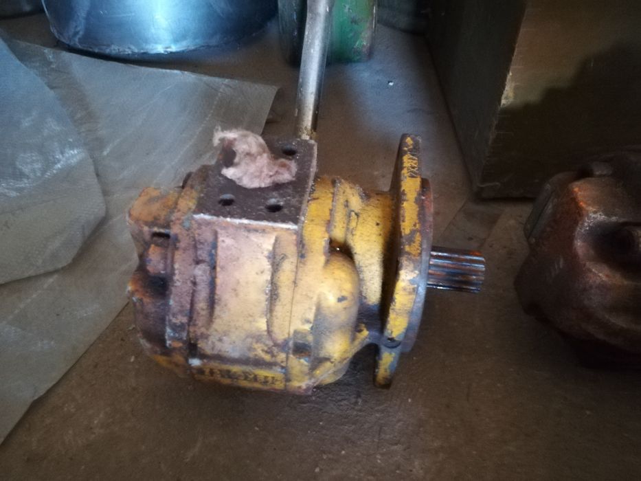 Продам гидронасосы на спец. технику