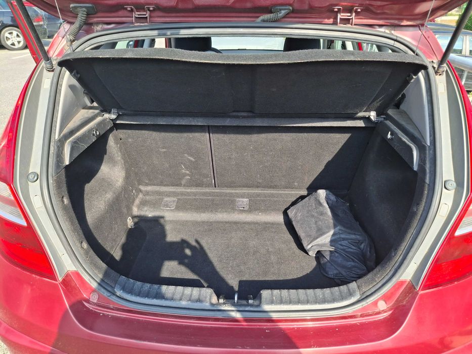 VAND HYUNDAI i30, EURO 4, benzina, an 2008, 1.4, stare f. buna, ITP 2027