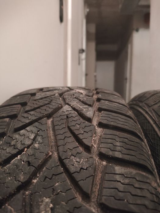 Комплект зимни гуми 195 65 15