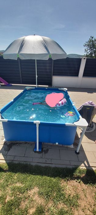 Vand piscina cu toate accesoriile