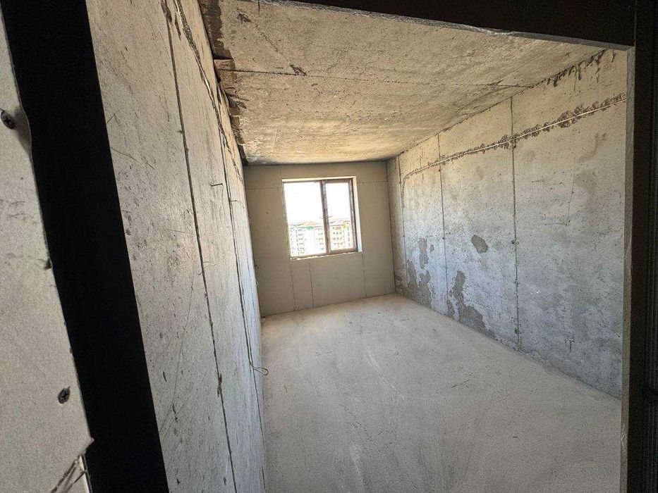 Navoiy shahri Tarobiy ko'cha tarafda 1 xona novostroyka (kadastr bor)