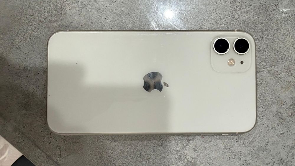 IPhone 11 в хорошем состоянии